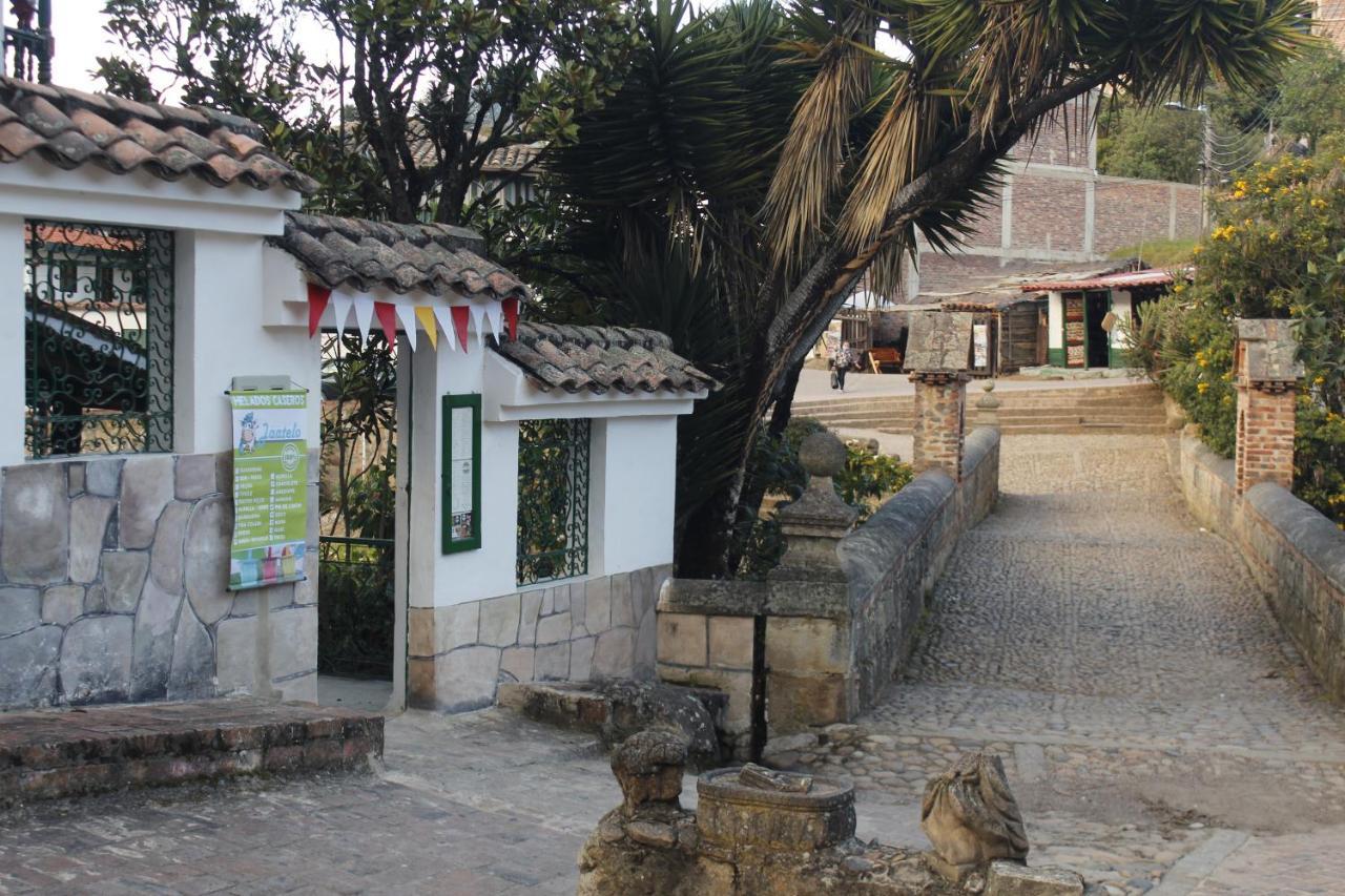 Hotel Calicanto Real Cafe Museo Монги Екстериор снимка