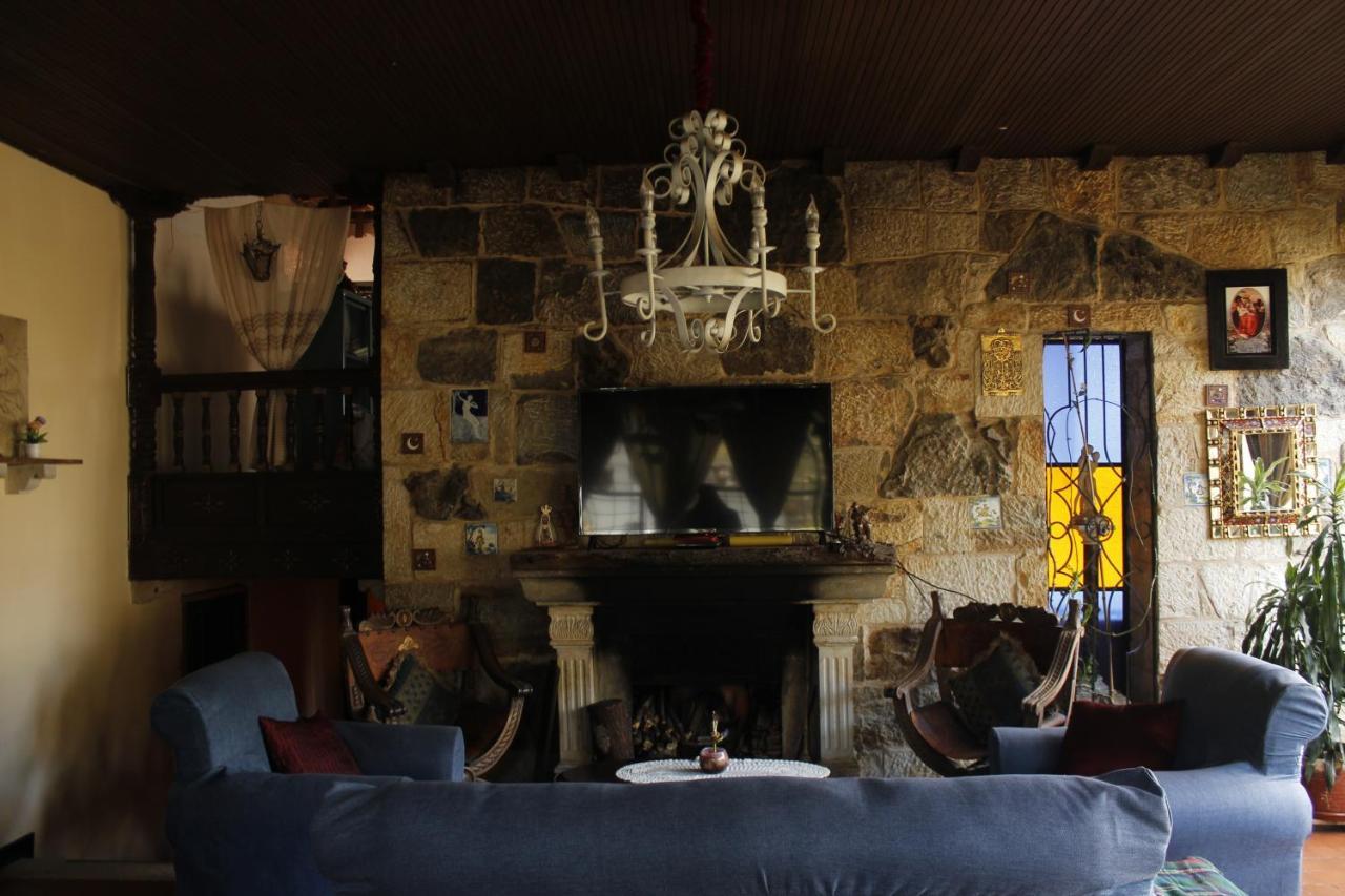 Hotel Calicanto Real Cafe Museo Монги Екстериор снимка