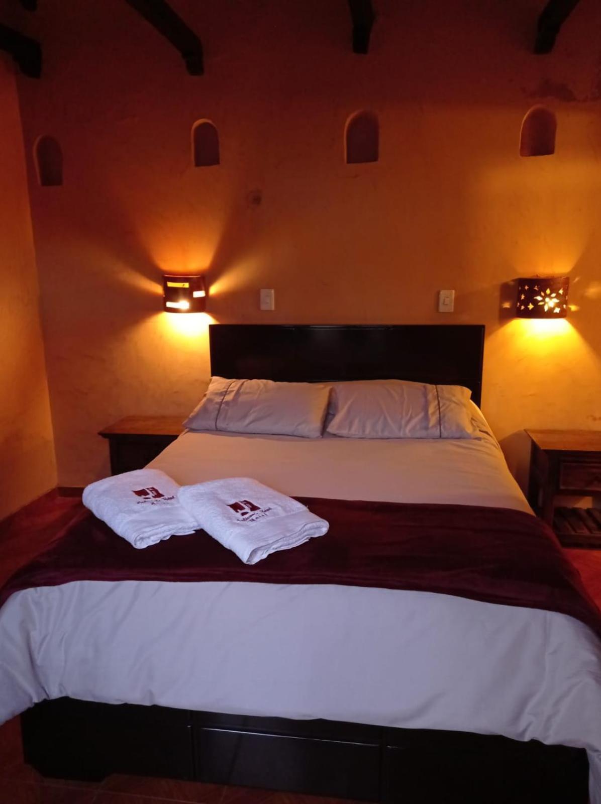 Hotel Calicanto Real Cafe Museo Монги Екстериор снимка