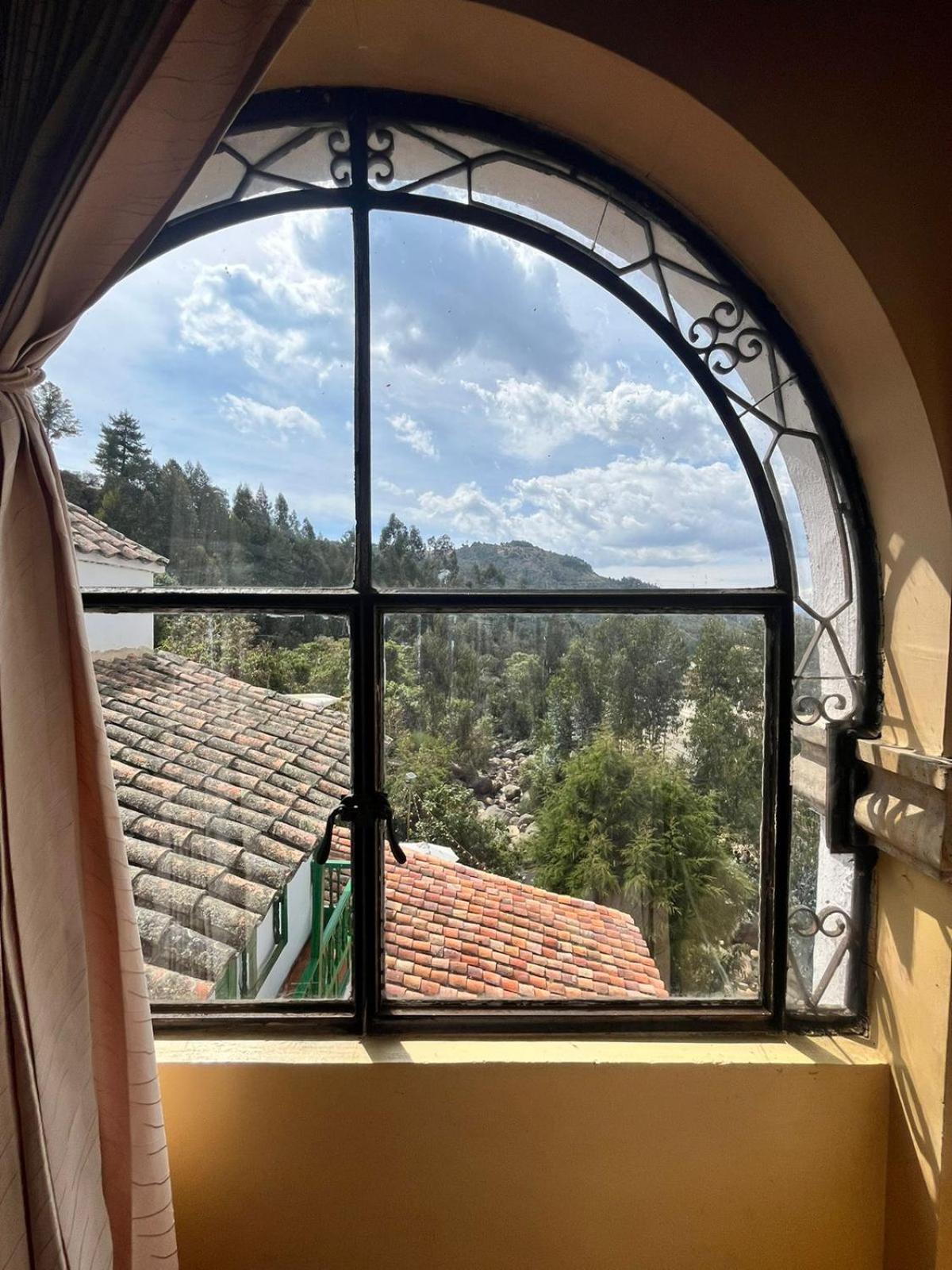 Hotel Calicanto Real Cafe Museo Монги Екстериор снимка